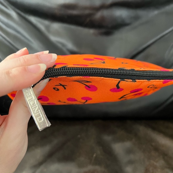 🧡BNWOT ORANGE CLINIQUE MAKEUP BAG🧡 - Picture 3 of 4